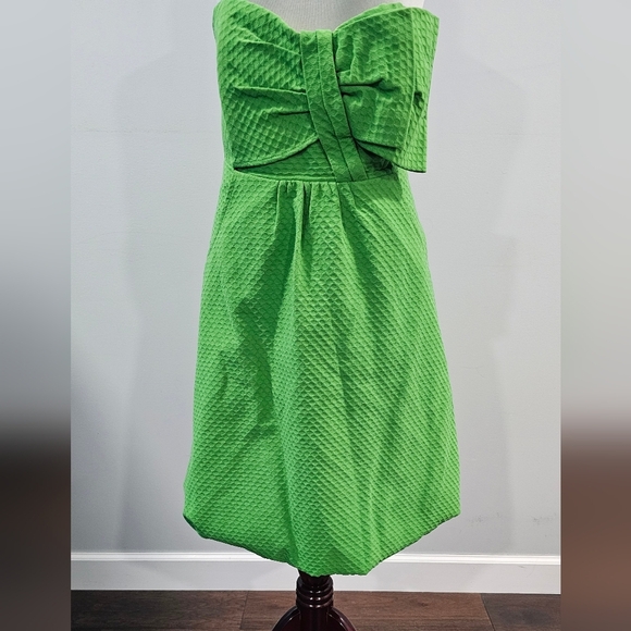 Dresses & Skirts - VOOM Green Strapless Textured Dress